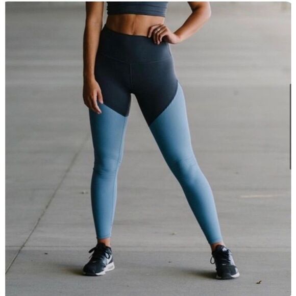 Zyia Storm Parallel Luxe High Rise Leggings Blue Ruched Ribbed Size 6-8 - Picture 2 of 6